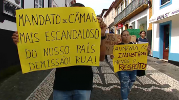 Trabalhadores despedidos da Praia Cultural voltam a manifestar-se