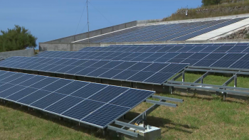 Parque fotovoltaico do Corvo vai produzir 10% da energia consumida mensalmente