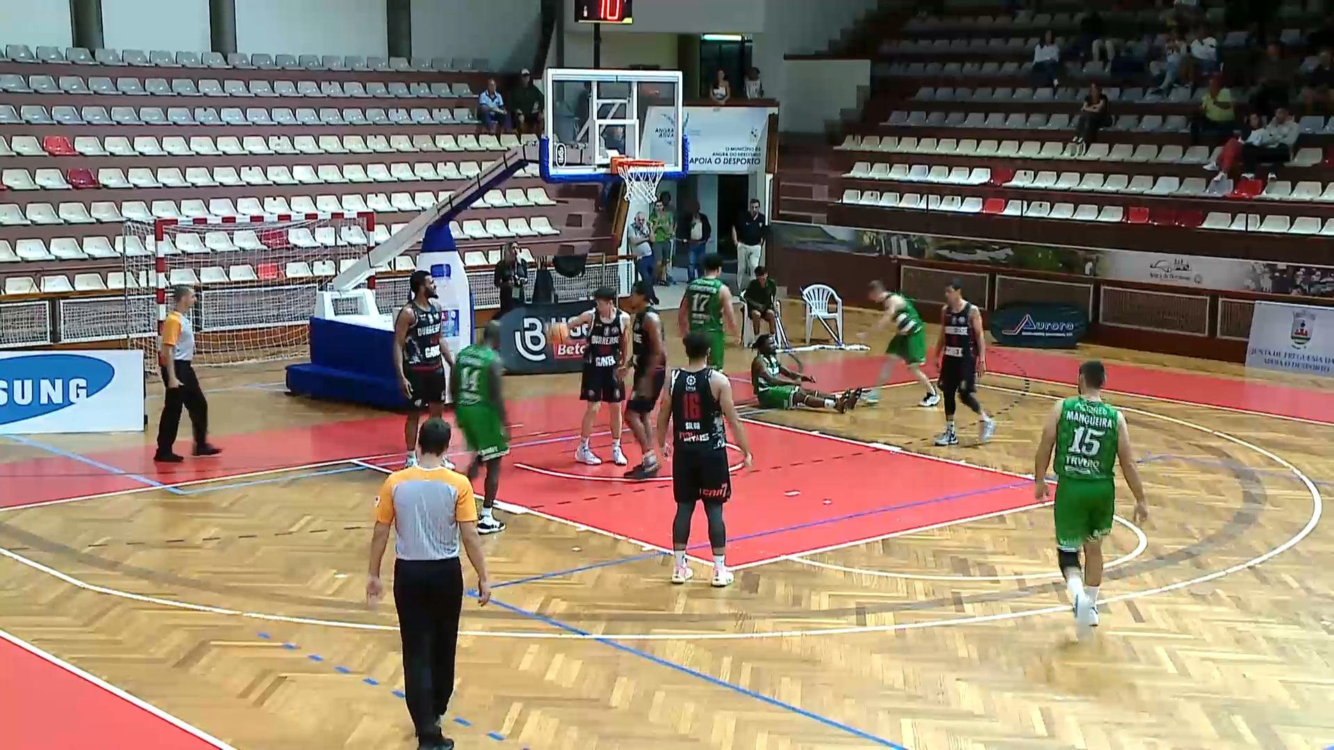 Mau tempo nos Açores adia jogo de basquetebol entre Lusitânia e Sporting -  Basquetebol - SAPO Desporto