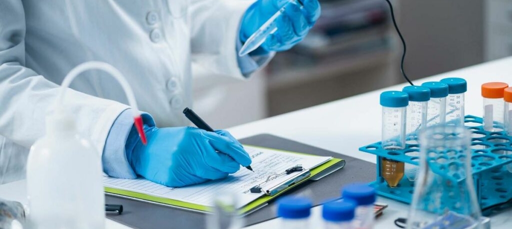 Laboratórios que funcionam sem responsável técnico são um perigo para a saúde pública