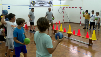 Projeto ‘Centro de Treino de Andebol dos Açores’ promove a modalidade pelas ilhas