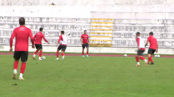 Santa Clara defronta sexta o Belenenses