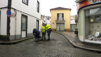 Chuva intensa provoca inundações na Horta