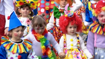 Carnaval: Desfile infantil em Angra do Heroísmo