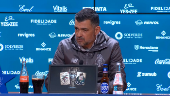 Sérgio Conceição preocupado com condições do relvado no Estádio de São Miguel