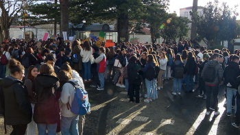 Estudantes reivindicam mais bolsas, materiais e alojamentos acessíveis