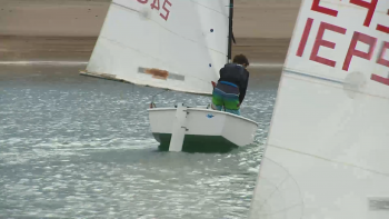 Taça de Portugal Optimist: Velejadores Joaquim Barcelos e Matilde Moules vencem primeira prova