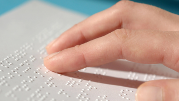 SATA Inclusiva: Folhetos de segurança em braille e formação em língua gestual 