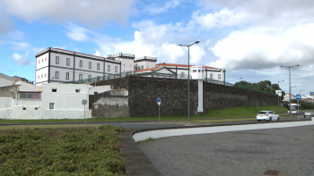 Fuga da cadeia de Ponta Delgada por falta de vigilância