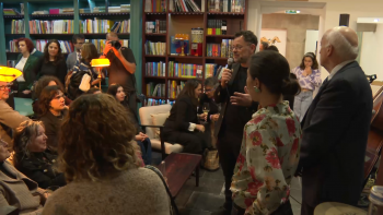 Livraria-café ‘Lar Doce Livro’ funde literatura com artes num espaço intimista