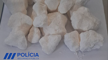 Detido homem por posse de 980 doses de droga sintética em Ponta Delgada