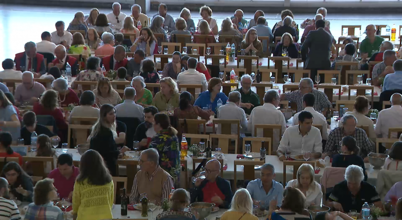 Casa do Triângulo: Almoço de Sopas do Espírito Santo reúne mais de 400 pessoas