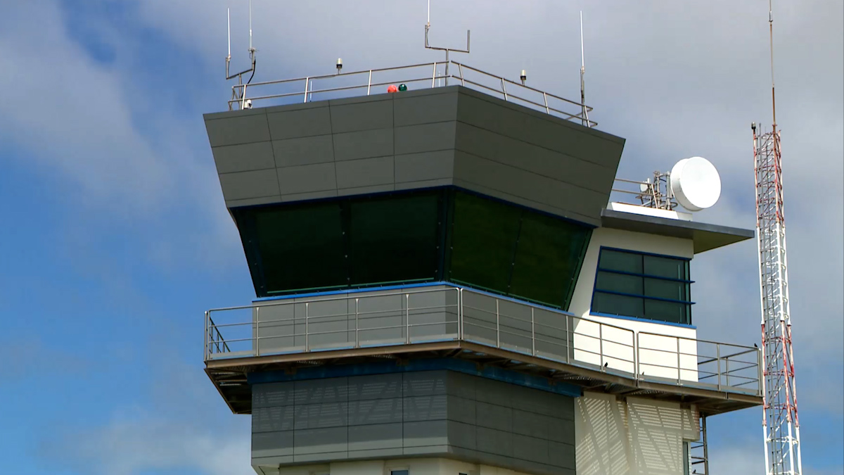 Incidente no Aeroporto de Ponta Delgada: Piloto alerta torre de ...