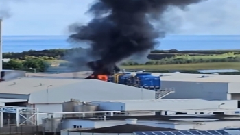 Incêndio na fábrica da Bel, na Ribeira Grande, provoca 3 feridos