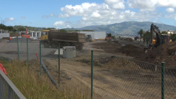 Construção do Hospital Modular em Ponta Delgada está atrasada