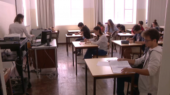 Faltam 88 professores nos Açores, mas há 460 profissionais disponíveis não colocados