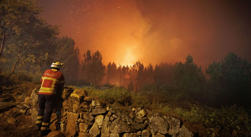 Hoje é dia de luto nacional em memória das vítimas dos incêndios