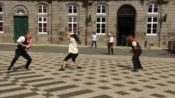 Demonstração do Jogo do Pau no centro de Angra do Heroísmo