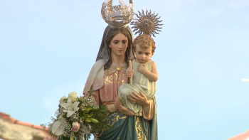 Centenas de fiéis na Procissão de Nossa Senhora da Luz