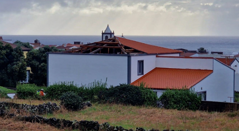 Tempestade causa prejuízos no Corvo