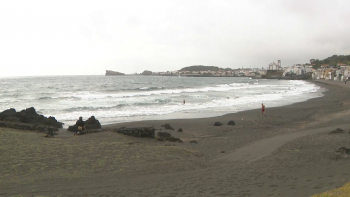 Várias zonas balneares de Ponta Delgada mantêm vigilância até final de outubro