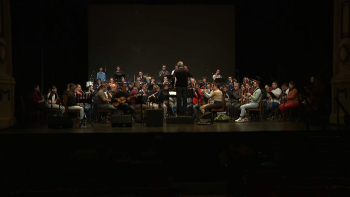 Banda Harmonia Mosteirense atua com artistas de quatro continentes