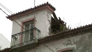 Edifício na Rua dos Mercadores em Ponta Delgada pode ruir