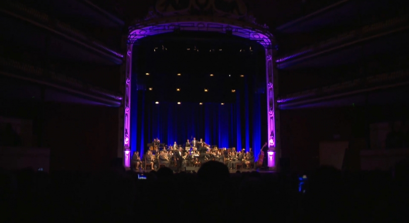 Concerto Ano Novo: Banda Harmonia Mosteirense e Carlos Guilherme encheram Coliseu Micaelense