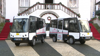 Há novos minibuses elétricos a circular em Ponta Delgada