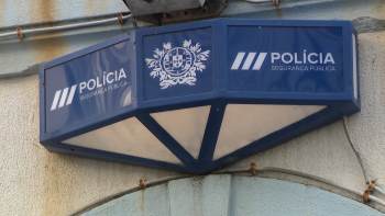 Detenção no Aeroporto João Paulo II por posse de arma proibida