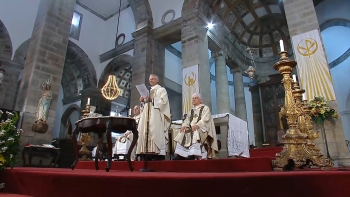 Imagem de Bispo de Angra apela à oração pela paz e saúde do Papa