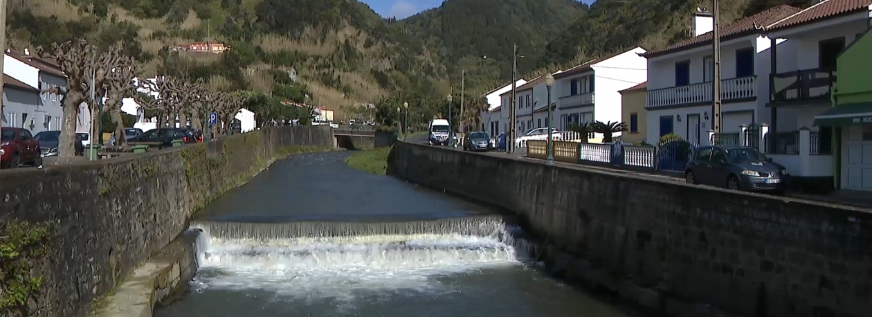 Imagem de Ribeira Quente esteve sem comunicações devido ao mau tempo