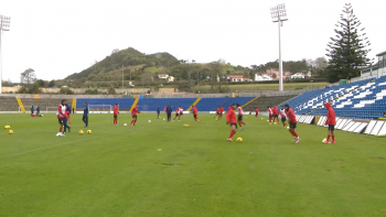 Imagem de Santa Clara recebe Moreirense este domingo em jogo à porta fechada