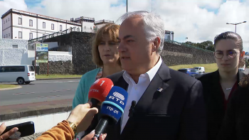 Imagem de Legislativas 2025: AD acusa governos do PS pelo atraso na nova cadeia de Ponta Delgada