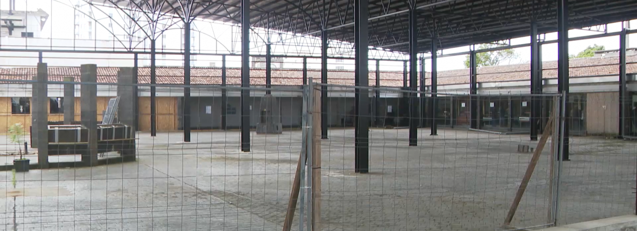Imagem de CM Ponta Delgada aprova indemnização a comerciante do Mercado da Graça