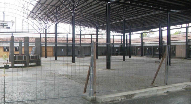 Imagem de CM Ponta Delgada aprova indemnização a comerciante do Mercado da Graça