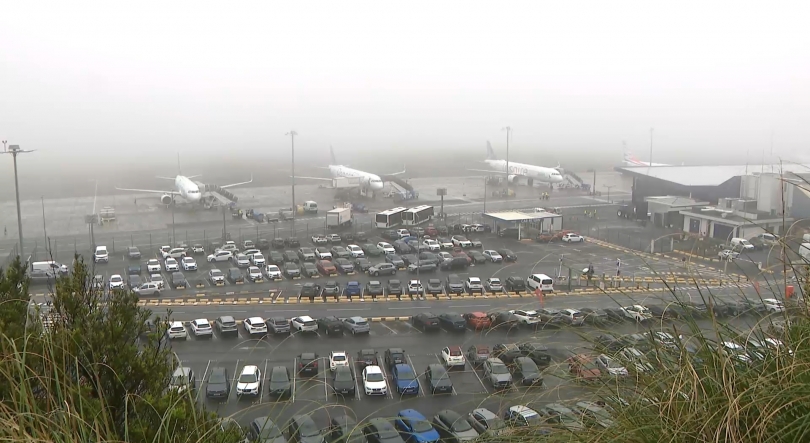 Imagem de Nevoeiro intenso condiciona ligações aéreas