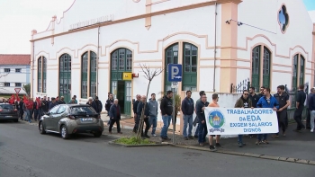 Imagem de Trabalhadores da EDA protestaram hoje nas ruas de Angra
