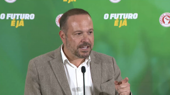 Imagem de Legislativas 2025: Francisco César critica Paulo Moniz pelo silêncio sobre a pista da Horta