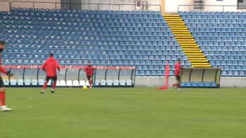 Imagem de Treinador do Santa Clara: Equipa “não vai tirar o pé do acelerador” até final da Liga