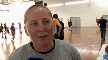 Imagem de Árbitra homenageada pelos 30 anos dedicados ao basquetebol