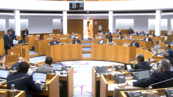 Imagem de Alteração à Lei Eleitoral garante maior paridade entre géneros