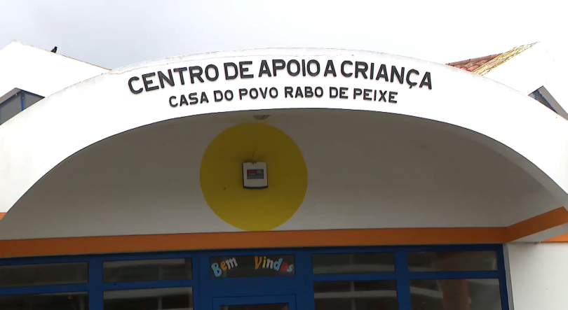 Imagem de Quatro auxiliares de educação de Rabo de Peixe acusadas de 44 crimes de maus-tratos a crianças
