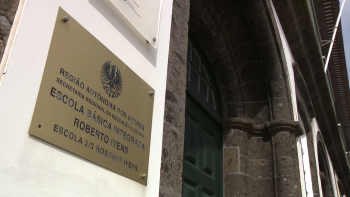 Imagem de Executivo da Escola Roberto Ivens garante integração sem obstáculos dos filhos de emigrantes açorianos