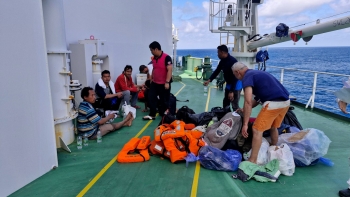 Imagem de Marinha resgata 11 tripulantes de uma embarcação de pesca