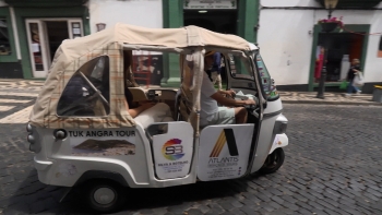 Imagem de 58 nacionalidades já conheceram Angra de Tuk Tuk