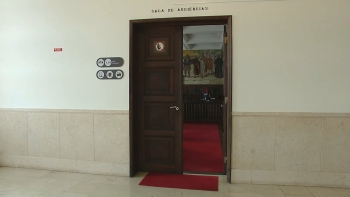 Imagem de Tribunal absolve jovem acusado de violar menor de 16 anos
