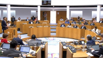 Imagem de Governo contrapõe quadro negro das Contas Públicas, apresentado pelo BE, com crescimento económico