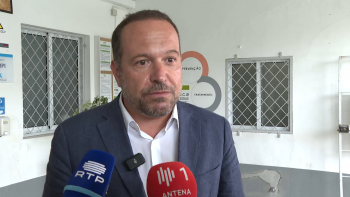 Imagem de Subsídio de férias na SATA: Presidente PS/Açores pede ao Governo que pague à empresa