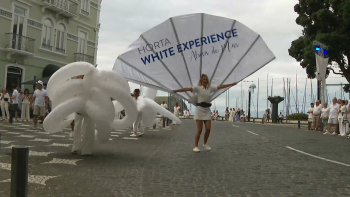 Imagem de Centenas marcam presença para mais uma edição da Festa Branca na Horta